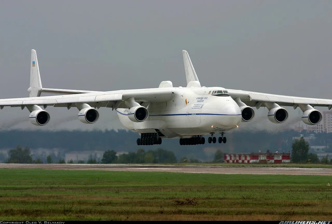 Самый большой самолет в мире ан-225 мрия. Двухфюзеляжный самолет stratolaunch. Самый большой самолет бомбардировщик. Самый большой самолет в мире 2022. Самый большой самолет в мире stratolaunch.