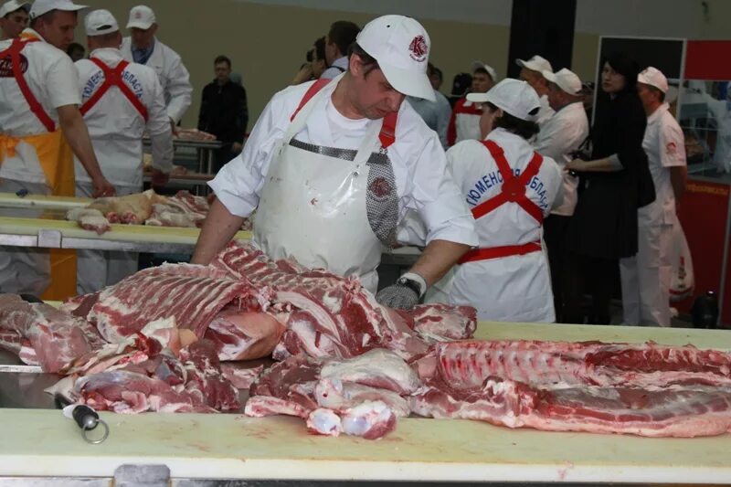 Обвальщик минск. Жиловщики и обвальщики мяса.