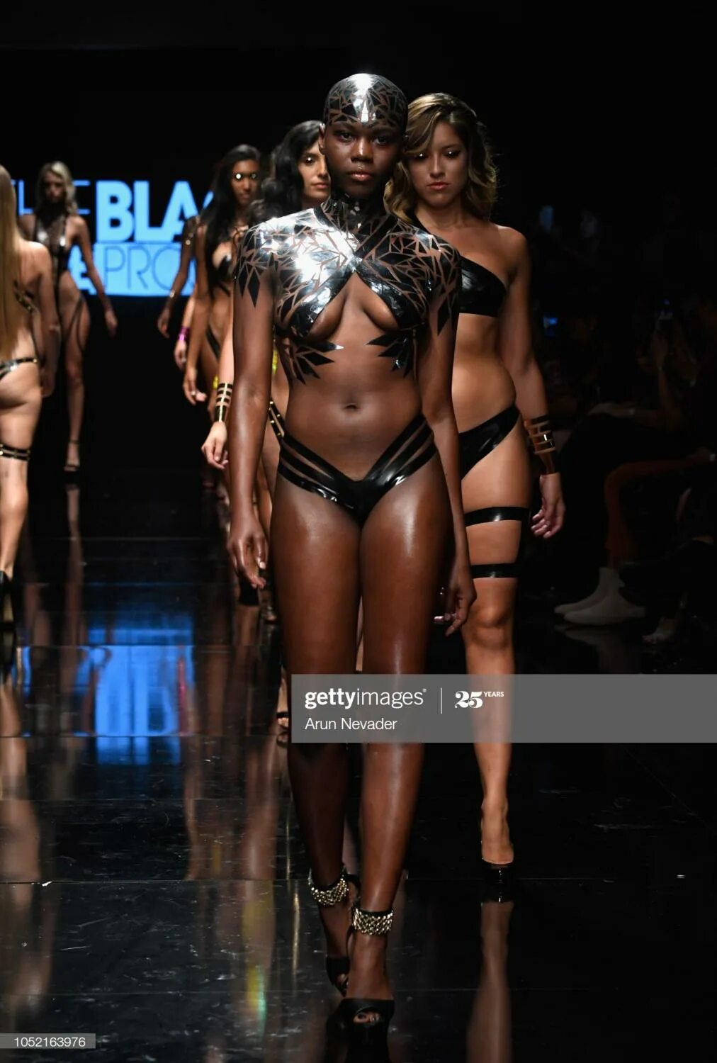 The black tape project модели. Black Tape Project 2018 участницы. Black Tape Project 2020 Арун Невадер. Black Tape Project at los Angeles Fashion week Powered by Art Hearts Fashion LAFW SS/19. Black Tape Project 2019 имена моделей.