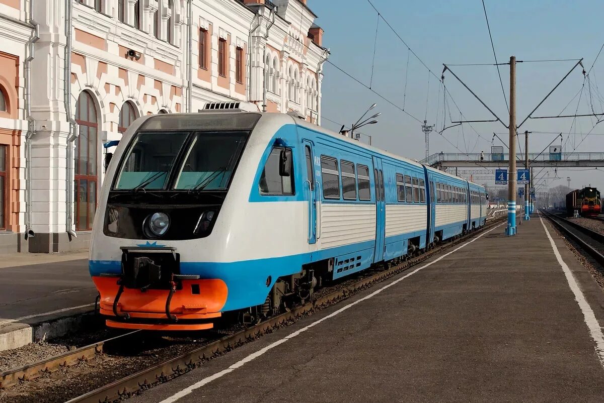 Маленький электропоезд. Маленький электропоезд. Железнодорожный транспорт. Дт 1. Рельсовый транспорт.