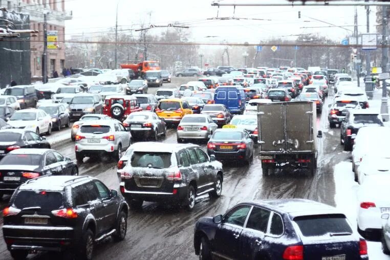 Самара проб. Автомобильная пробка. Пробки в Москве зимой. Москва зима пробки. Пробки Самара.