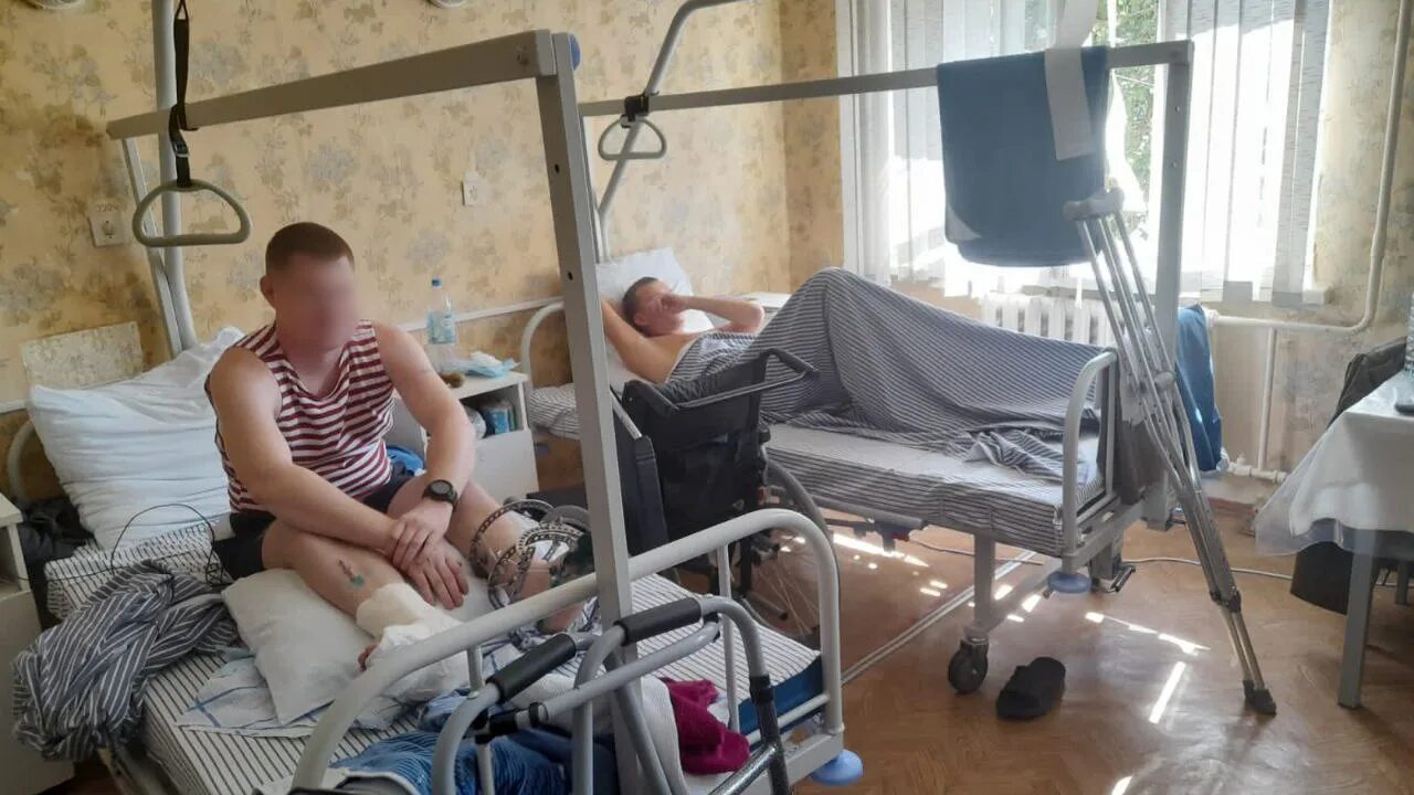 Мобилизованный после госпиталя. Военный госпиталь раненные. Раненые военные РФ на Украине 2022 в госпитале. Украинские раненные военные в госпитале.