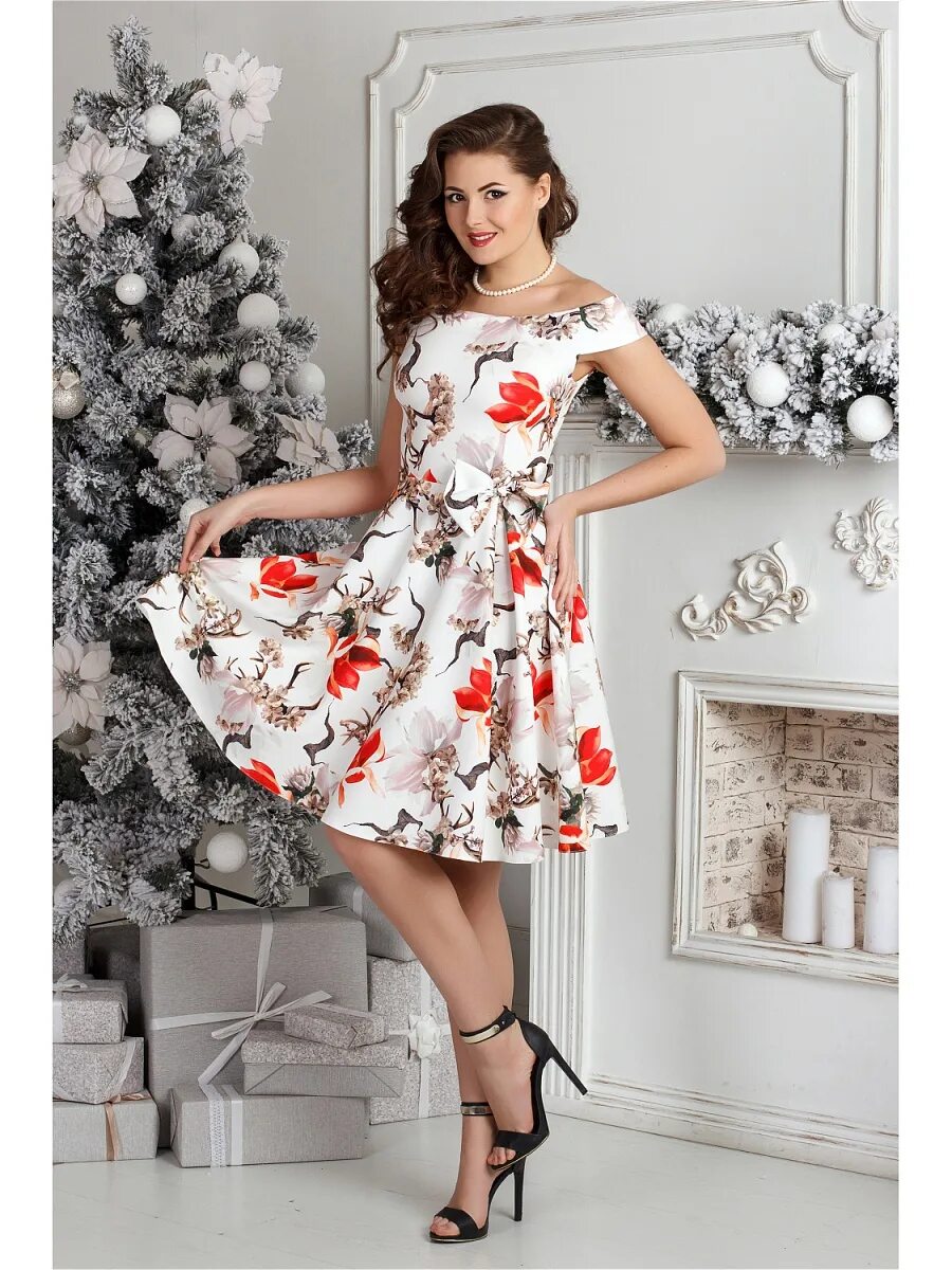 Летнее платье. Платье розовое. Девушка в платье красивая стройная. Красивые женские платья. Женские платья на праздник.