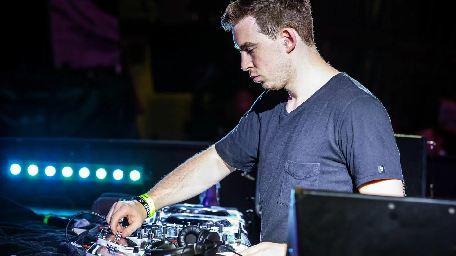 DJ Hardwell рост. Диджей Ван де Рой. Hardwell 2023. Hardwell нидерландский диджей.