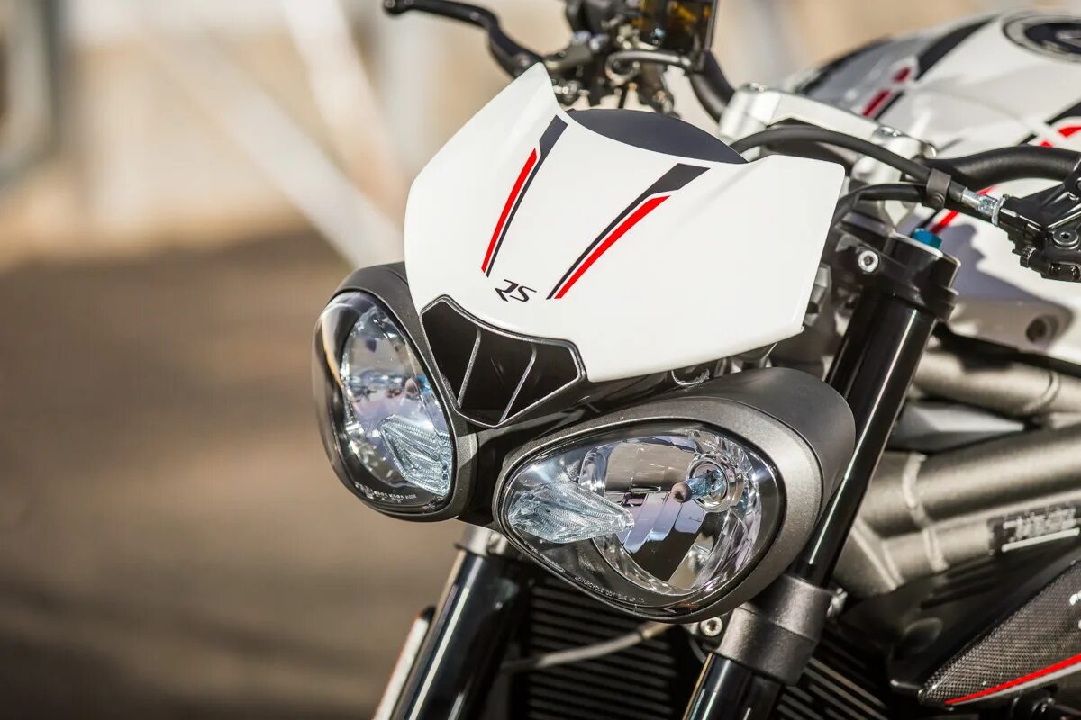 Triumph rs. Triumph speed triple. street triple rs.