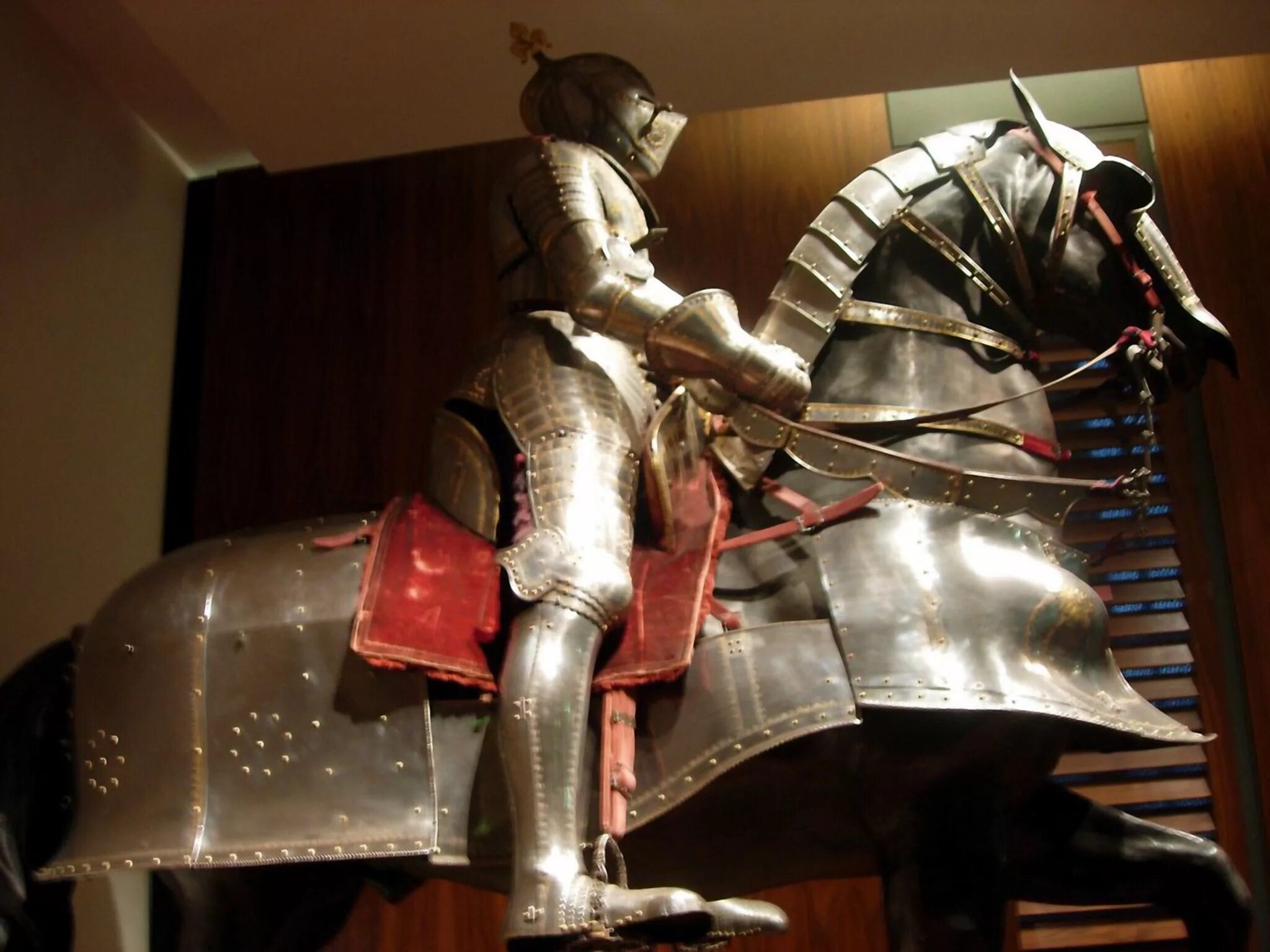 Йонгпье доспех. В бронь закован. В бронь закован. Доспех гульфик 16 век. В бронь закован.