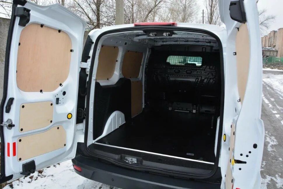 Комплект обшивки кузова фанерой Ford Transit. Обшивка кузова Форд Транзит фанерой. Перегородка грузового отсека Форд Транзит connect. Перегородка на Форд Транзит Коннект 2008.