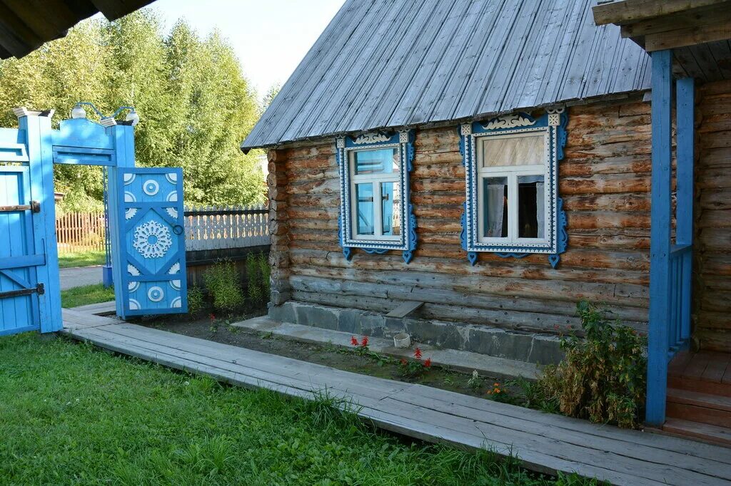 Музей старо татарской слободы в казани. Татарская срубная изба. Старо татарская слобода 19 век. Татарская изба чаршау. Дом чак чак казань.