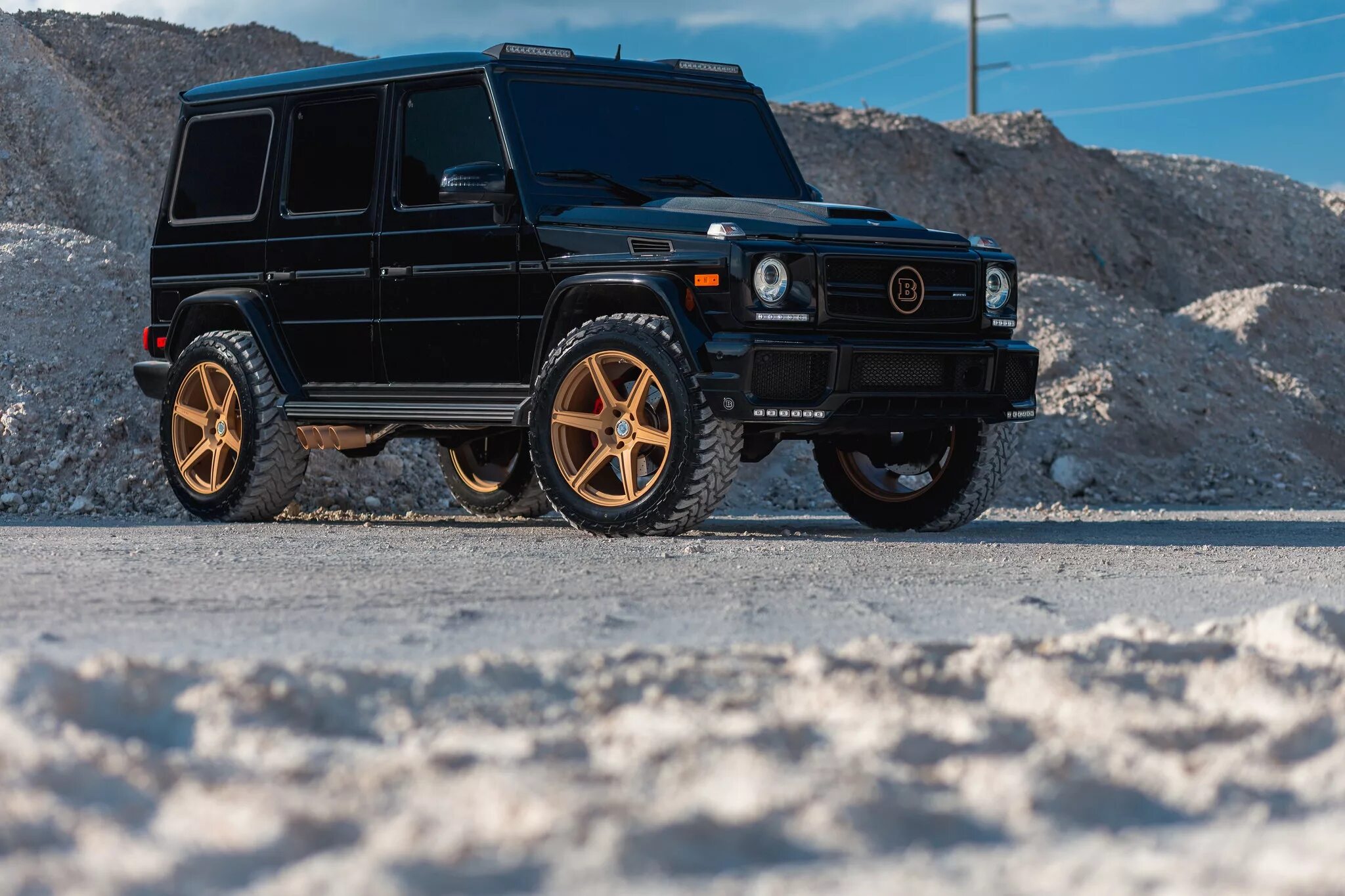 Ютуб гелики. Mercedes g63 AMG. Mercedes g63 AMG чёрный. Mercedes Benz g63 AMG черный Брабус. G63 AMG Brabus золотой.