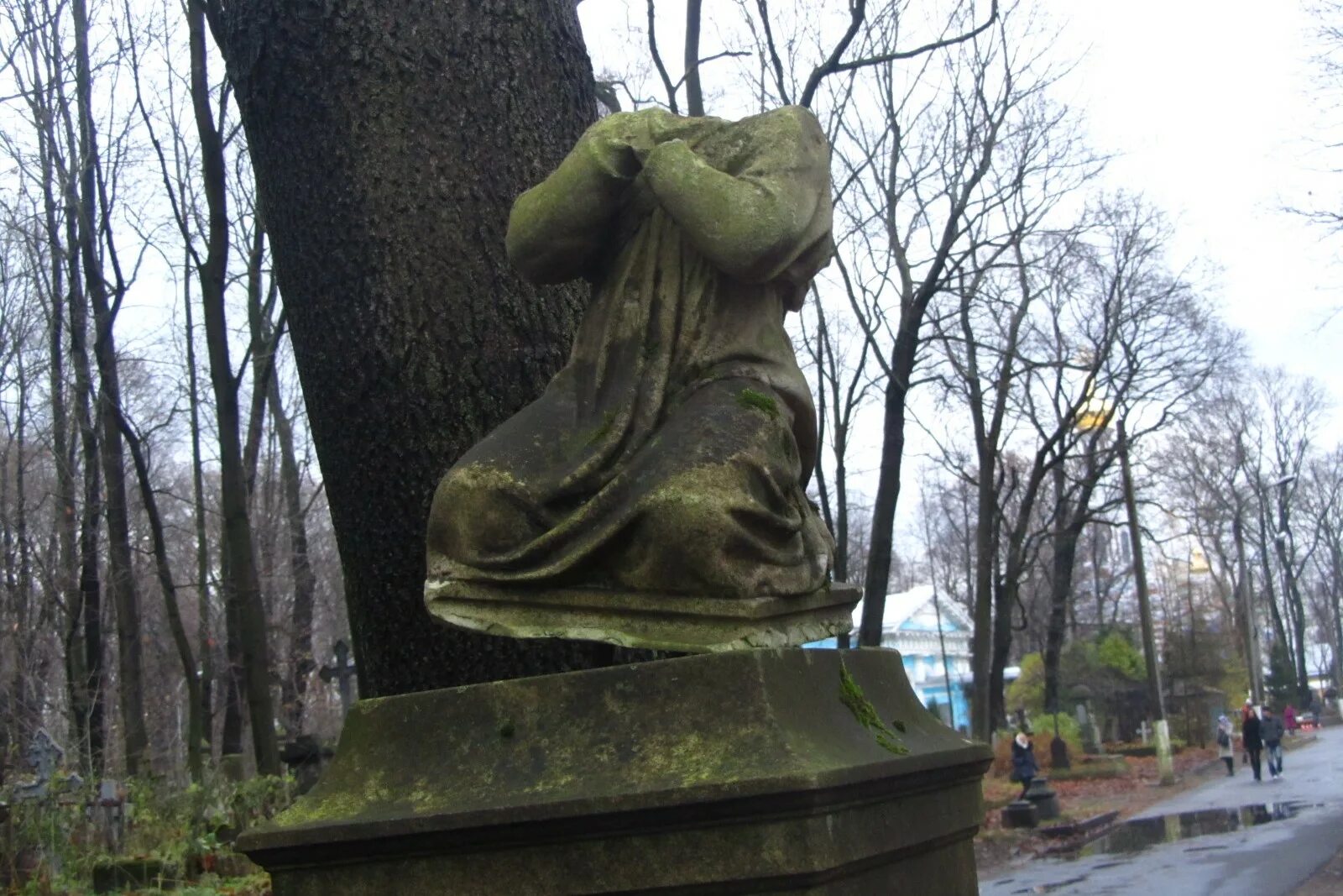 Смоленское кладбище в санкт петербурге сайт. Смоленское кладбище в санкт-петербурге. смоленское кладбище питер. памятник ксении петербургской на смоленском кладбище. тайны смоленского кладбища в санкт-петербурге.