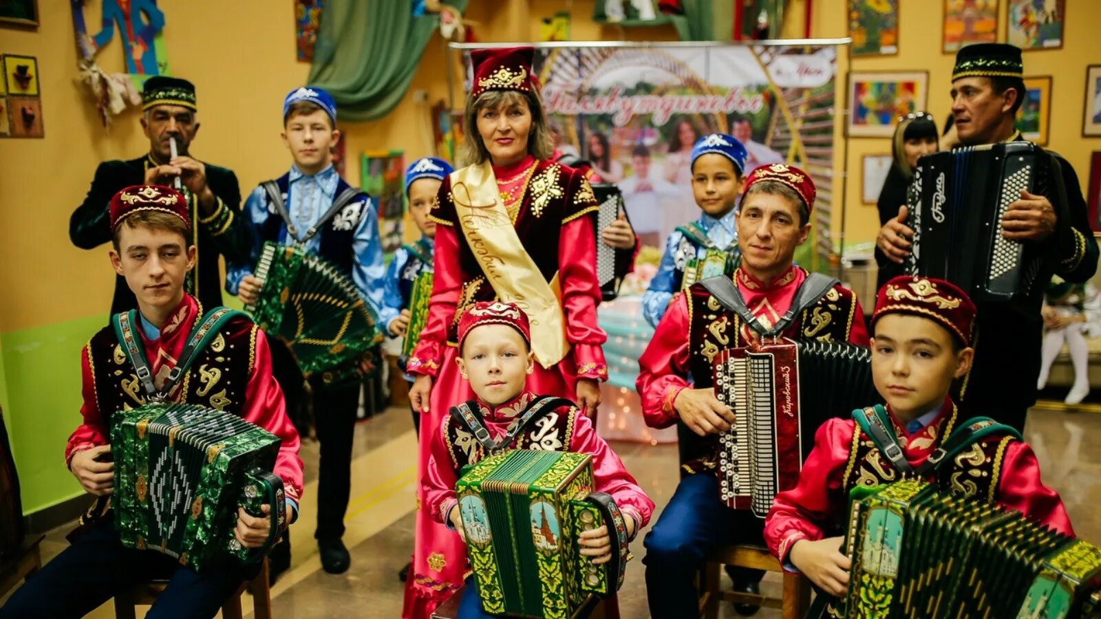 Фэмили татарстан. Культура татарстана. семья татарстан. национальная семья татарстана. семейные традиции татарстана.