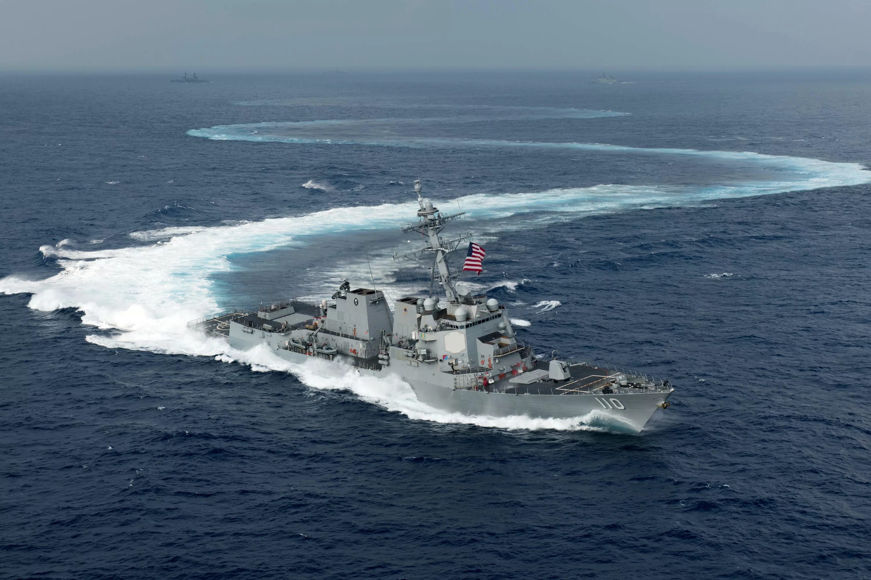 Usa ships. Эсминец Арли Берк. Эсминец ВМФ США. USS William p. Lawrence DDG-110. Эсминец Замволт.