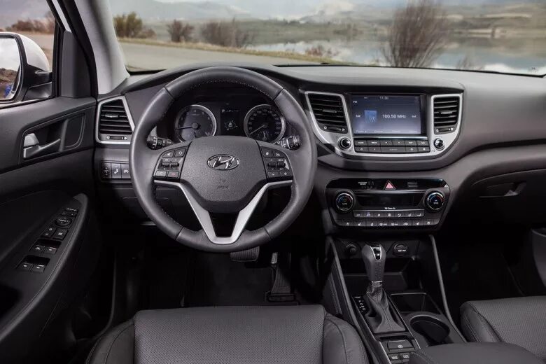 Новый hyundai tucson 2021. Hyundai tucson 2017 салон. Комплектации нового туссана. Комплектации нового туссана. Hyundai tucson 2022 салон.