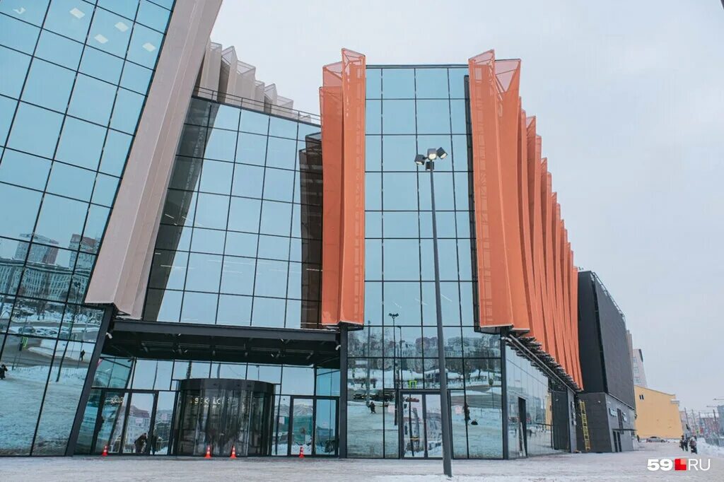В Перми Zara и H&M сменил легендарный бренд Armani Exchange