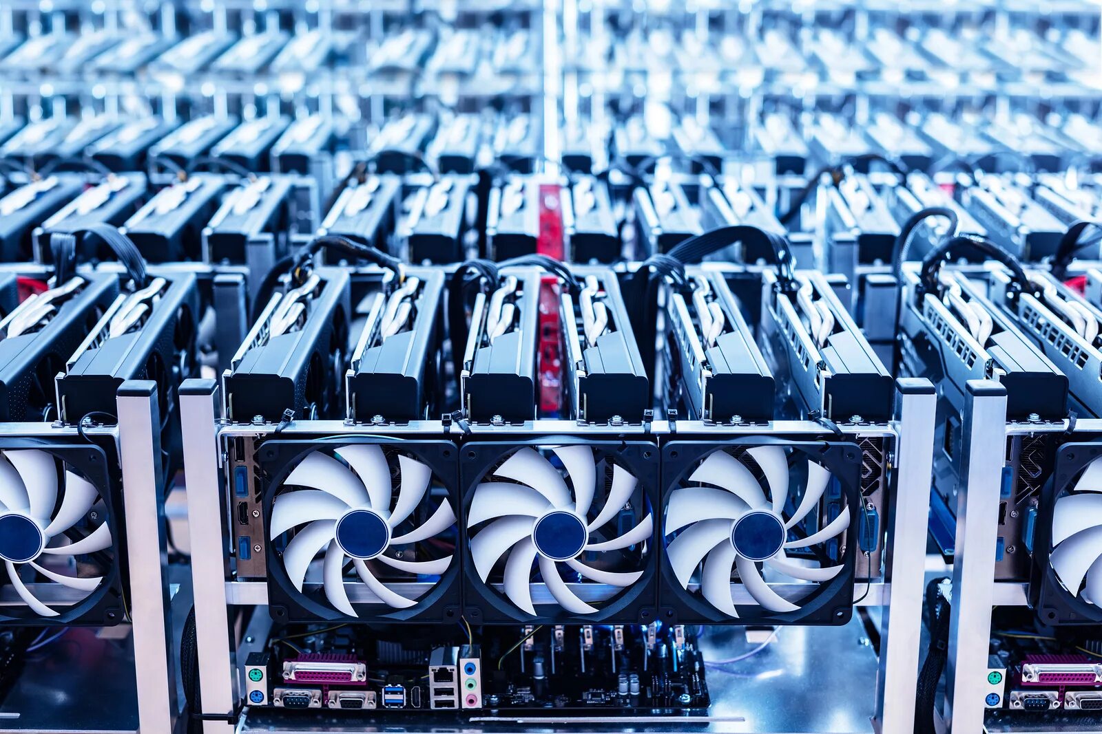 Зачем майнинг. Майнинг ферма на rtx 3090. asic miner ферма для майнинга. биткоин ферма асик. asic 2025.