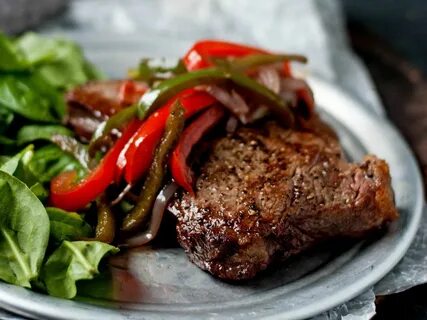 Стейк из говядины с овощами