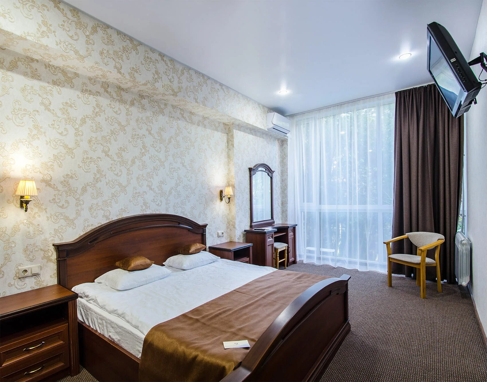 Отель hyatt regency sochi 5*. Сочи отели люкс. Сочи парк 2 комнатный люкс. Swissotel сочи камелия. Сочи бриз санаторий сочи.