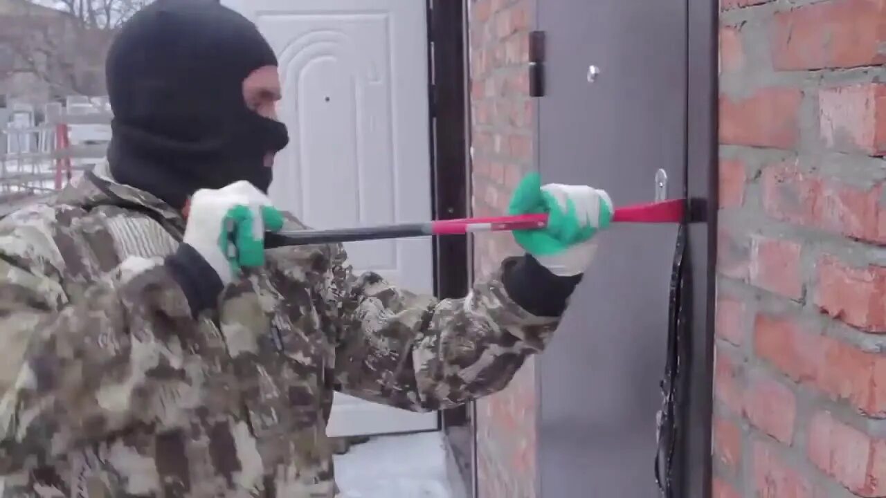 Сонник взламывают дверь. Сонник взламывают дверь