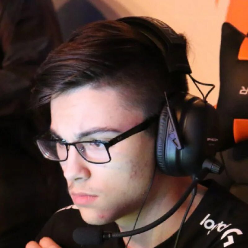 Twist go. Twistzz cs. twistzz красавчик. twizzt cs go. twistzzz cs go.