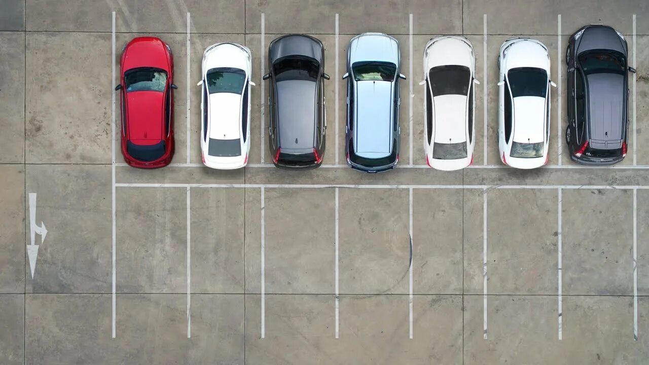 Машина на парковке. I parking. Парковочное место вид сверху. Женская парковка приколы. Машина на парковке.