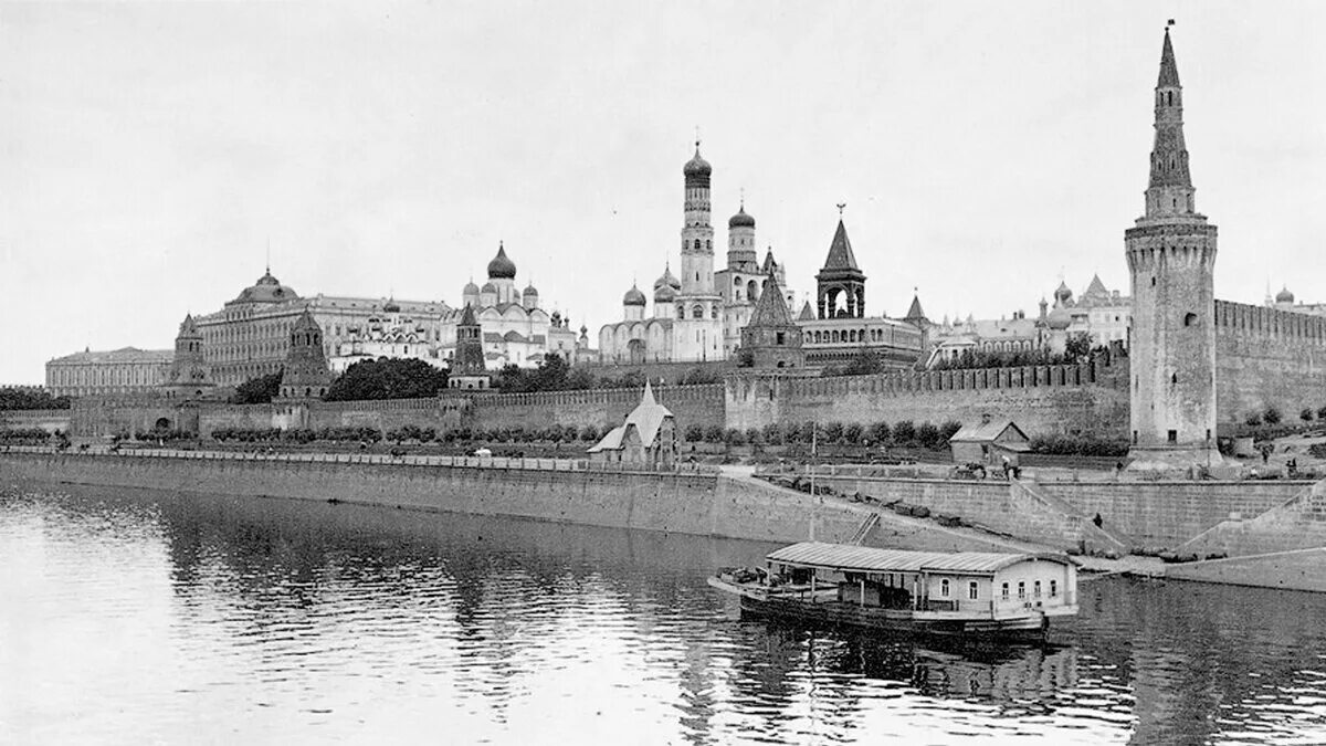 Московский Кремль в начале 20 века. Москва река Кремль 20 век. Москва 100 лет назад Кремль. Московский Кремль 1909 года.