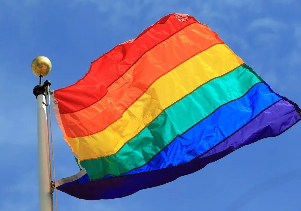 Радужный флаг. Flag for Dublin. ЛГБТ флаг в в здании.