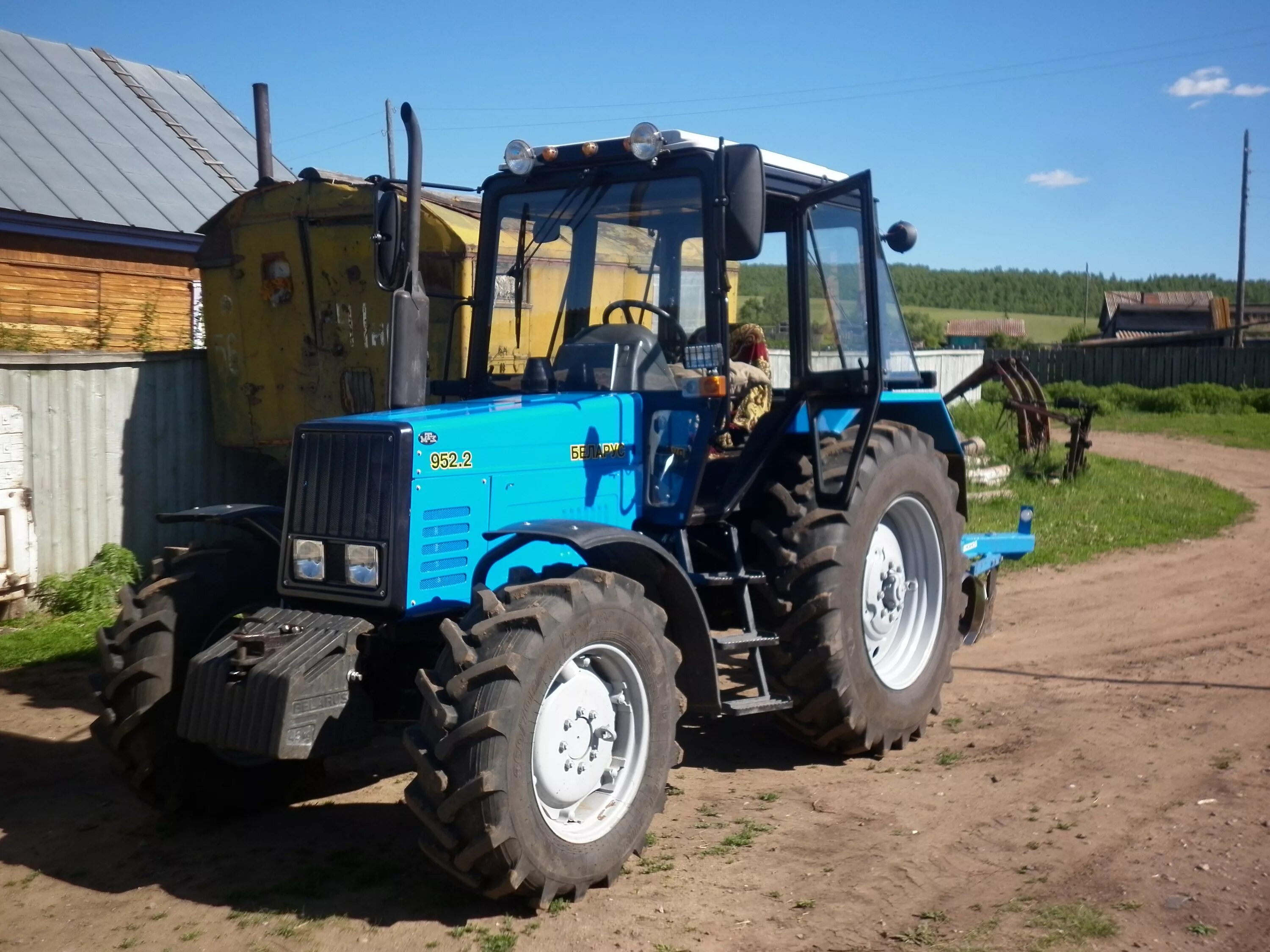 Купить мтз в тверской области. Трактор МТЗ 892. MTZ 892.2. Трактор МТЗ 892.2. МТЗ-892 технические.