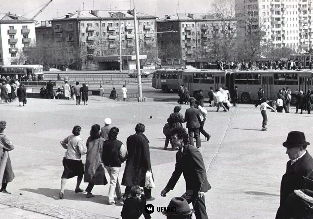 Уфа 2000 год. Уфа проспект октября 1960. Проспект октября 2000 год. Проспект октября 1960 годы Уфа. Уфа проспект октября 1980 год.