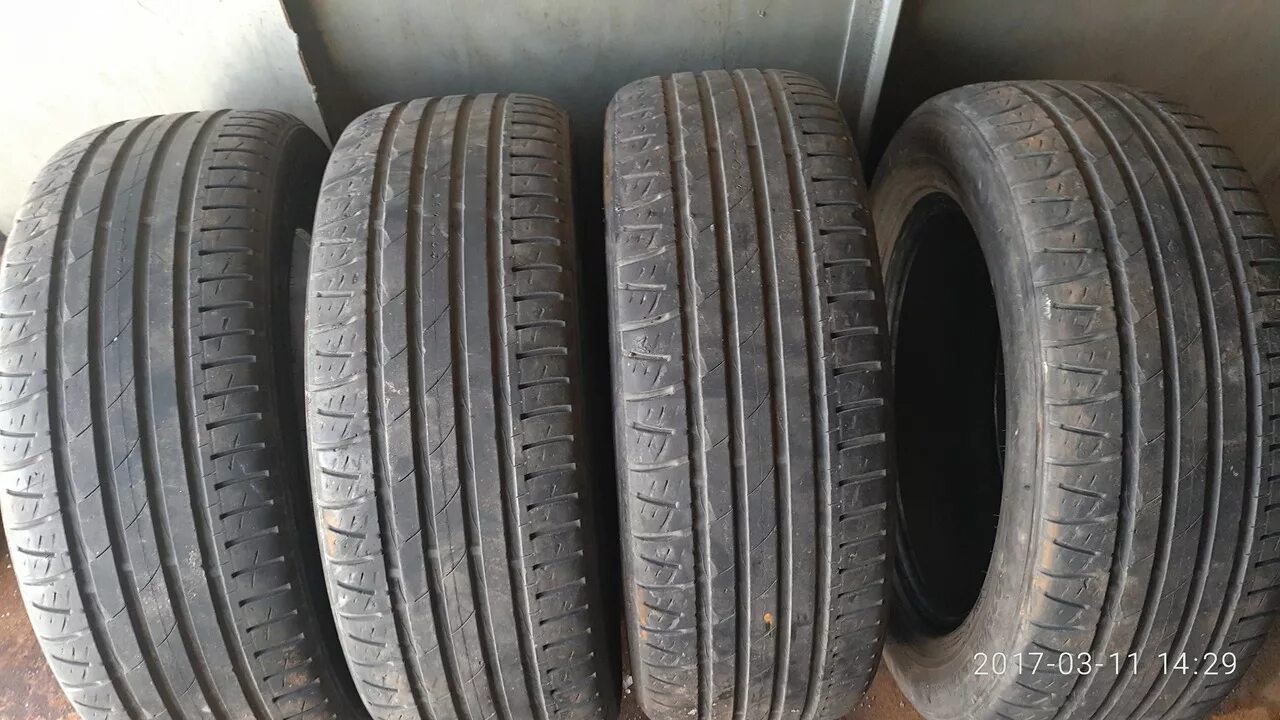 Резина 225 60 б у. Hakka r 225/60 r17. Nexen 225/60 r18 лето Саратов. Резина Хакка z. Сравнить летние колеса Нокиан и Нексен для минивэна.