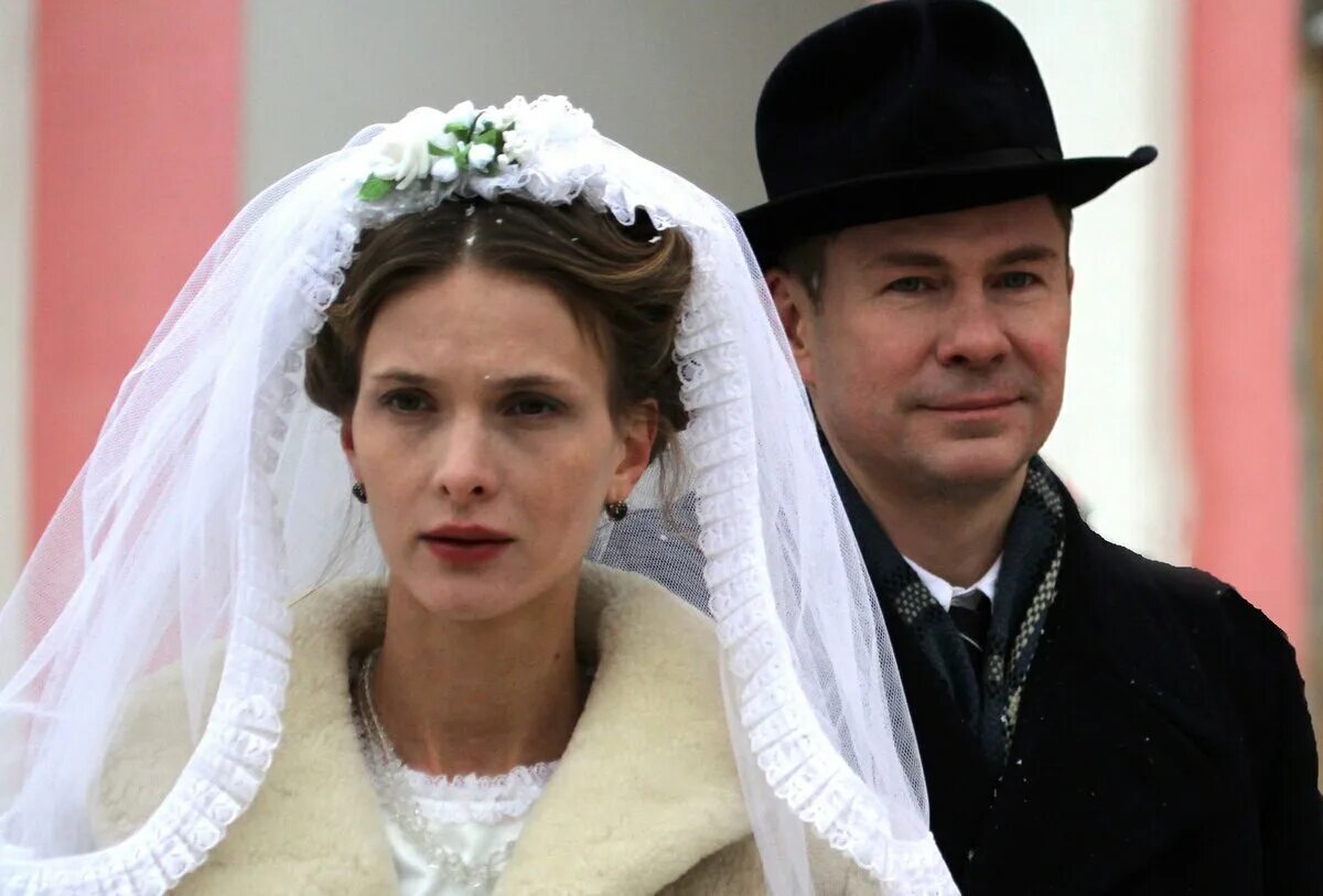 Декабристов 18а. Фильм емве декабристка. Дмитрий муляр сериал декабристка. Декабристка 6. Архангельск улица декабристов.