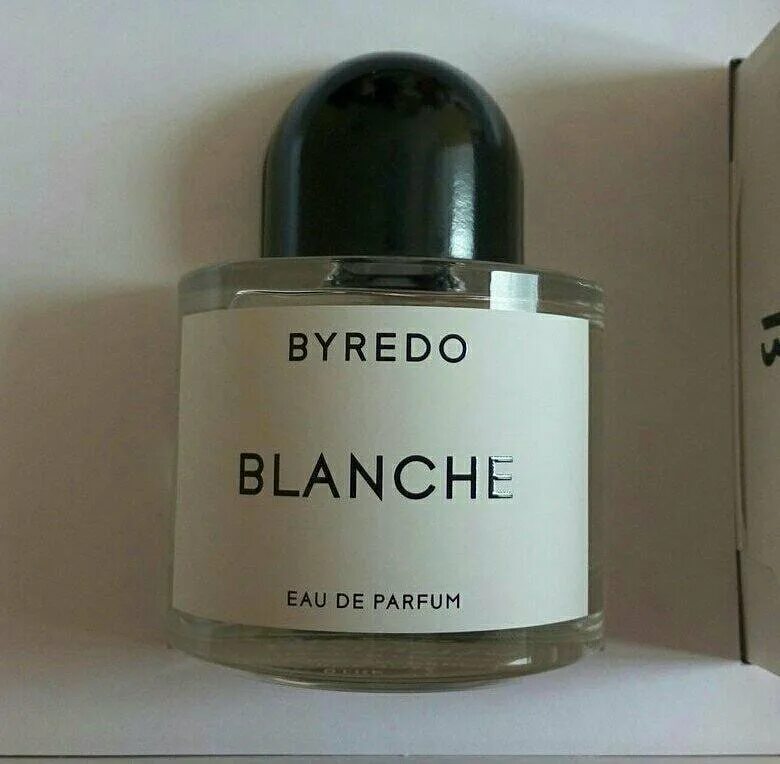 Аромат blanche byredo. Бланш духи Буредо. Байредо Бланш духи. Духи Бланш Byredo. Байредо Бланш 50 мл.