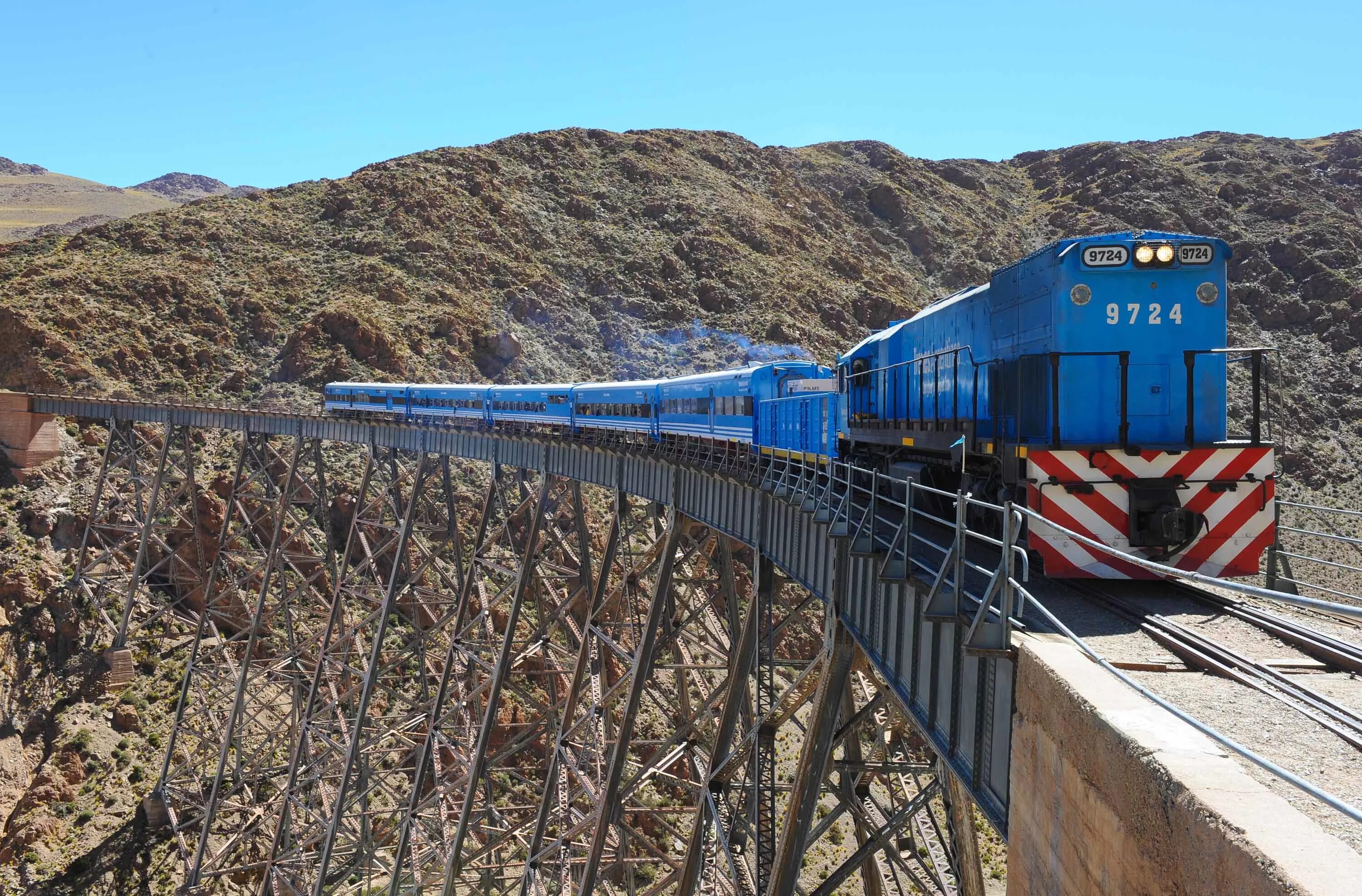 Мост ченаб. Железная дорога tren a las nubes. Самый опасный железнодорожный мост в мире. Мост даньян-куньшаньский виадук. Транссибирская магистраль мост.