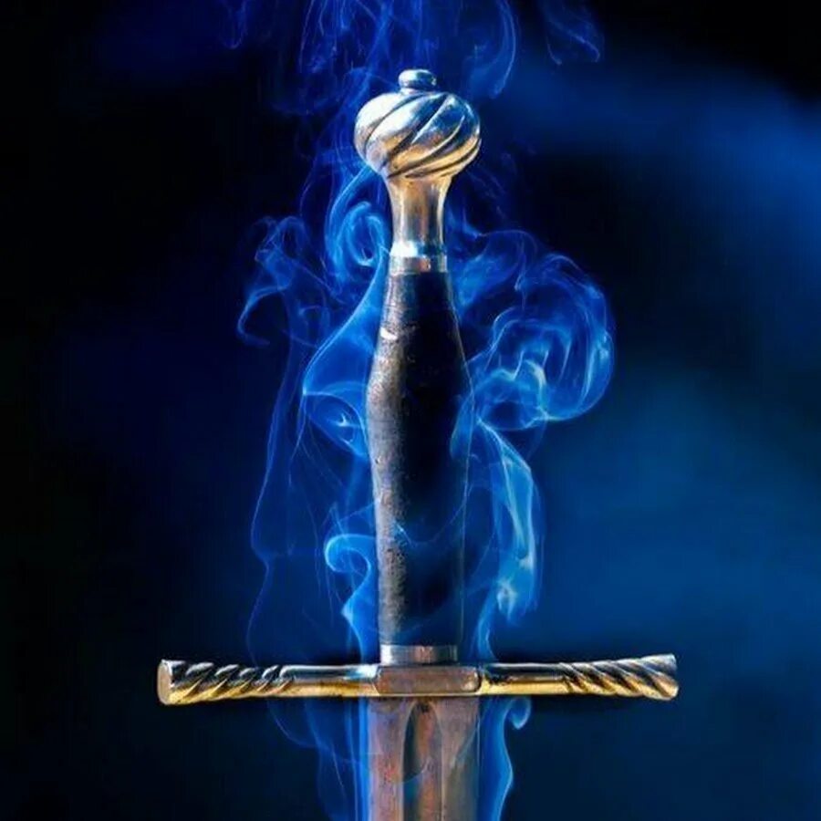 Огненный мем. Меч льда и пламени. Трикнсдал меч эрагон. Огненный меч. Меч ночи и пламени elden ring.