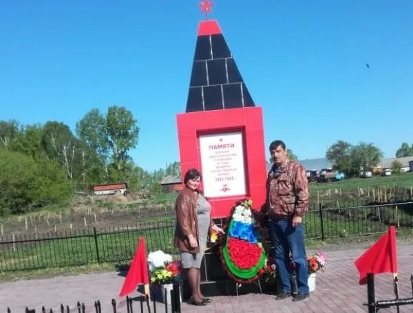 Целинный район село Хомутино. Село Хомутино Алтайский край. Алтайский край Целинный район село Хомутино. Памятники в Целинном районе Курганской области. Погода овсянниково целинный алтайский край