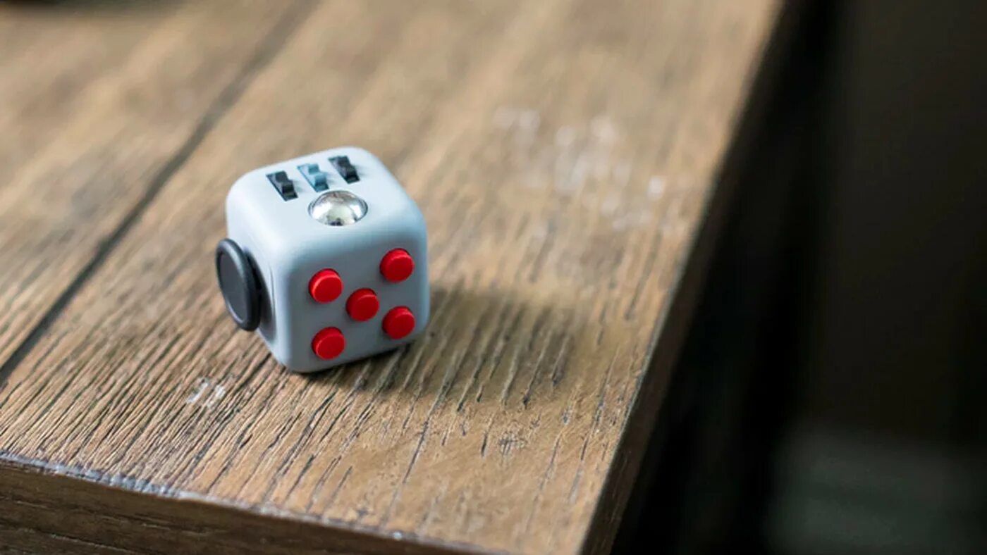 Xiaomi fidget cube. Кубик Fidget Cube. Антистресс Фиджет куб. Кубик антистресс с кнопками. Игрушка кубик с кнопками.