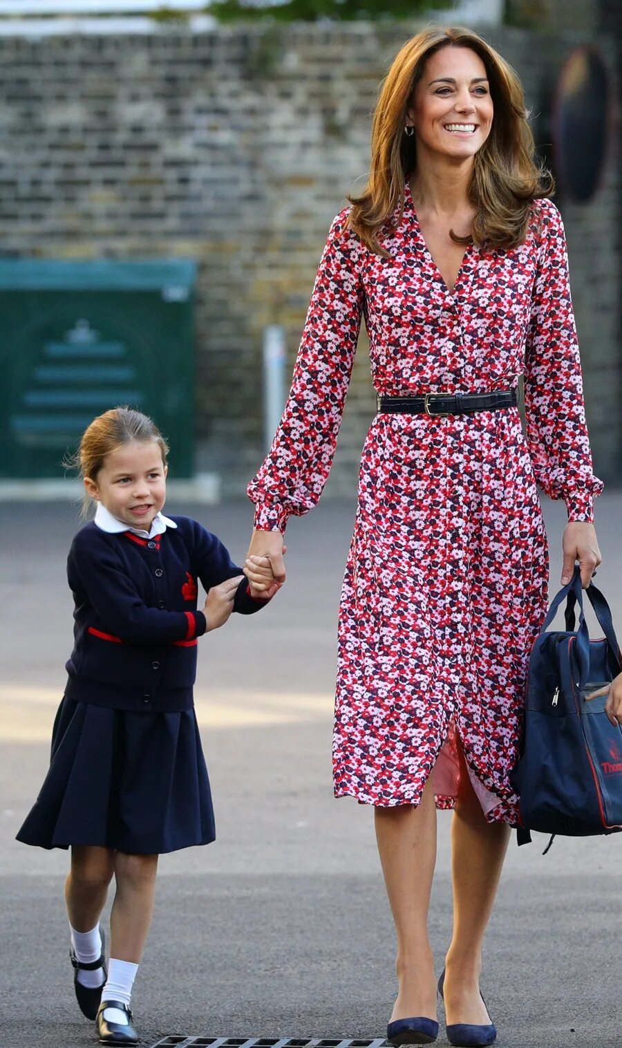 Принцесса миддлтон последние. Кейт Миддлтон с Джорджем и Шарлоттой. Принцесса Кембриджская Кейт. Кейт Миддлтон с детьми.