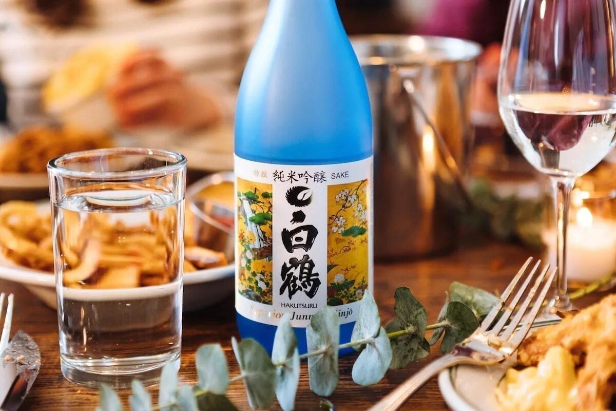 Когда выйдет саке 3. Саке перекресток. Когда выйдет саке 3. Саке в токио. Саке метро.