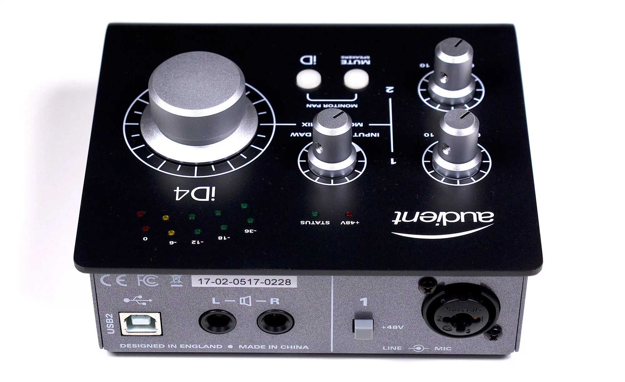 Audient. Id4 MKII. Audient id4 MKII. Аудиоинтерфейс Audient id4 MKII. Звуковая карта Audient id4 mk2.