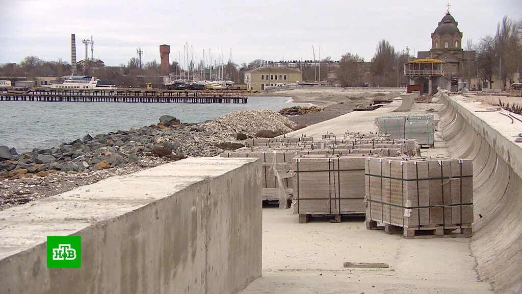 В евпатории открыли набережную терешковой. Набережная Терешковой Евпатория. Реконструкция набережной Терешковой в Евпатории. Набережная Валентины Терешковой Евпатория. Евпатория набережная Терешковой 2021.