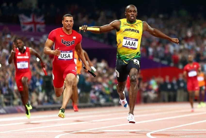 усейн болт 2012. с каждых 100 метров. бег на 100 метров. спринтер и марафонец. спринтер усэйн болт.