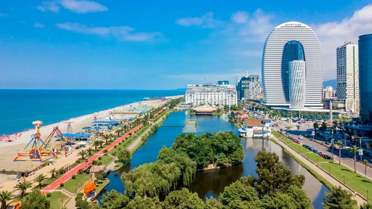 Парк качинских батуми. Горгия батуми. Ночная набережная батуми. Батуми). Центрополис батуми.