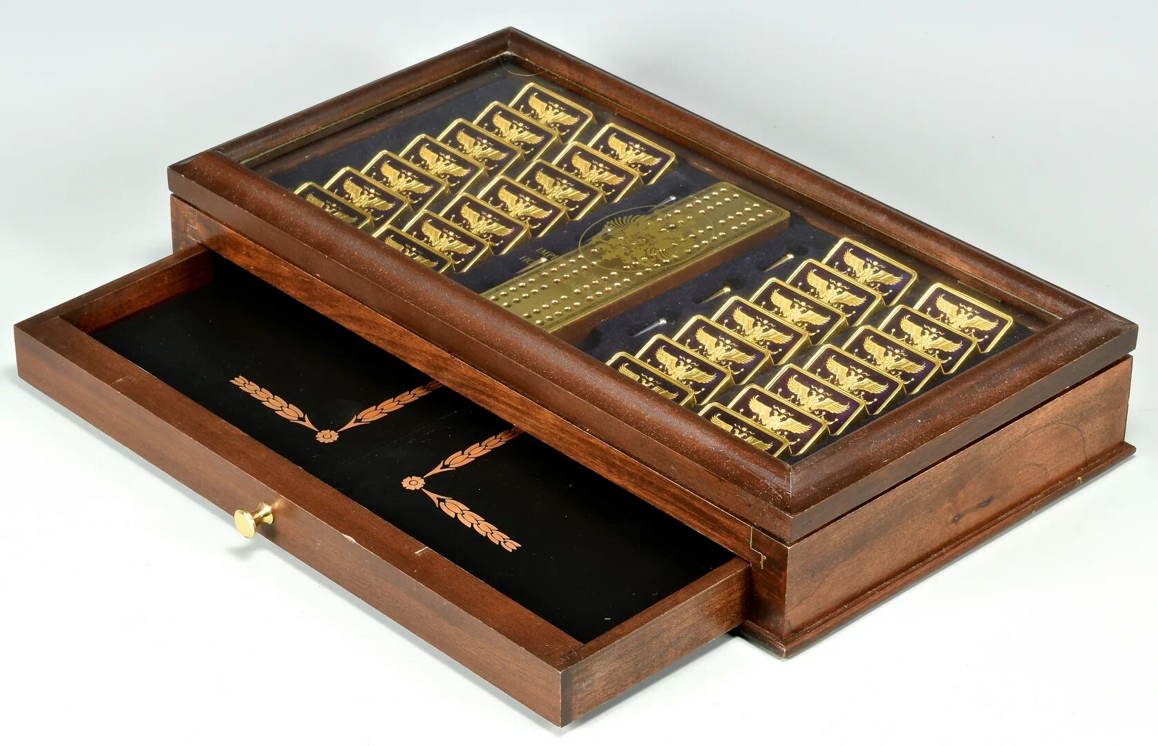 антиквариат предметы искусства и коллекционирования. кремль магазин. антикварный салон на тверской. шкаф антикварный спб. антикварная лавка сигу геншин.