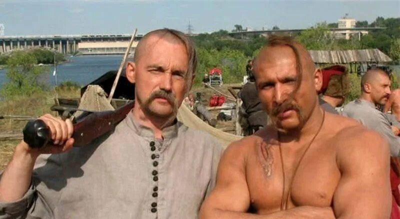 Почему запорожские казаки. Запорожский Чуб. Чуб Запорожского казака. Чуб Оселедец. Чуб казачий Оселедец.