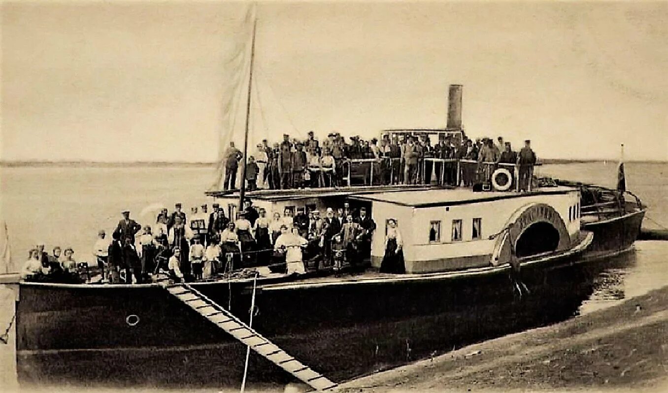 Буксирный пароход. Речной пароход 19 века. Буксирный пароход «Русь» 1905. Речные пароходы 19 века в России. Пассажирский пароход 19 века Речной.