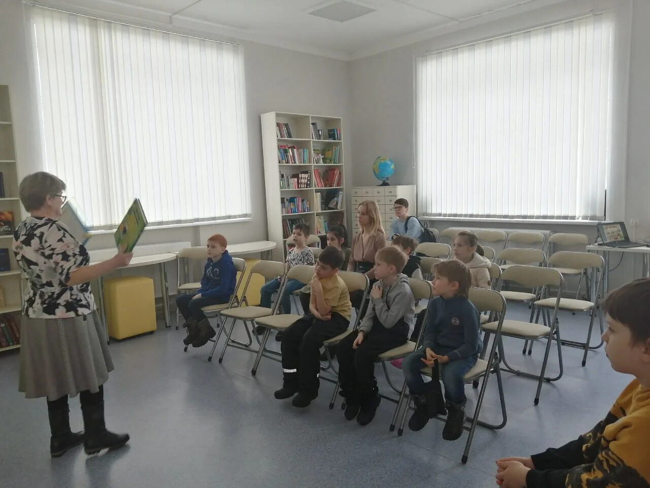 В библиотеке мы спросили