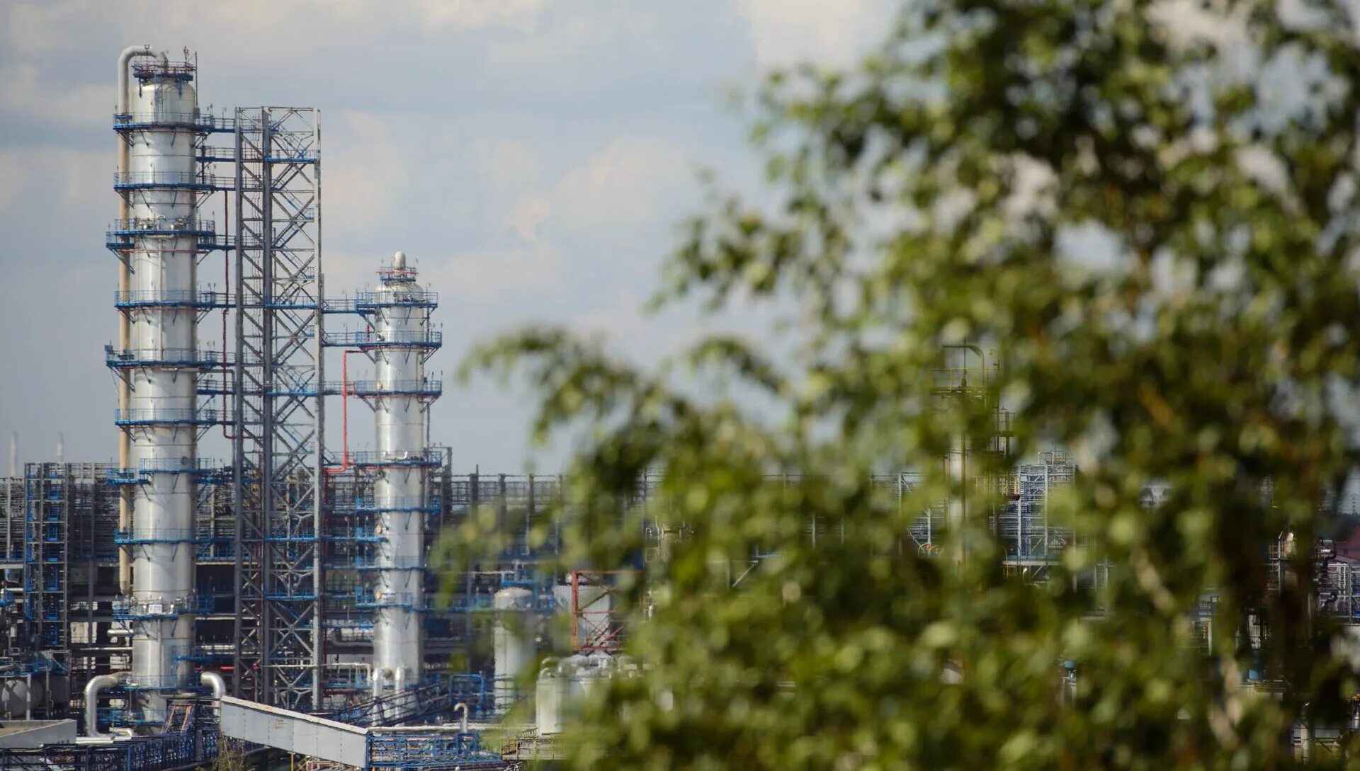 Московский нпз – московский нефтеперерабатывающий завод. Нпз газпромнефть москва. Нпз газпромнефть москва. Мнпз московский нефтеперерабатывающий завод. Газпромнефть московский нпз.