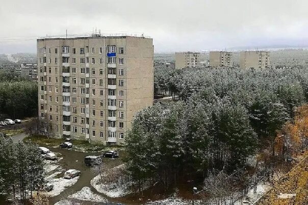 Типичная ревда. Ревда мурманская область болталка. Типичная ревда. Лисья гора балашиха летом. Пгт ревда ловозерский район.