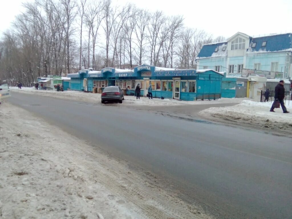 Пластком череповец. Череповецкий рынок. Череповецкий рынок. Старый рынок череповец горького. Череповец центральный рынок.