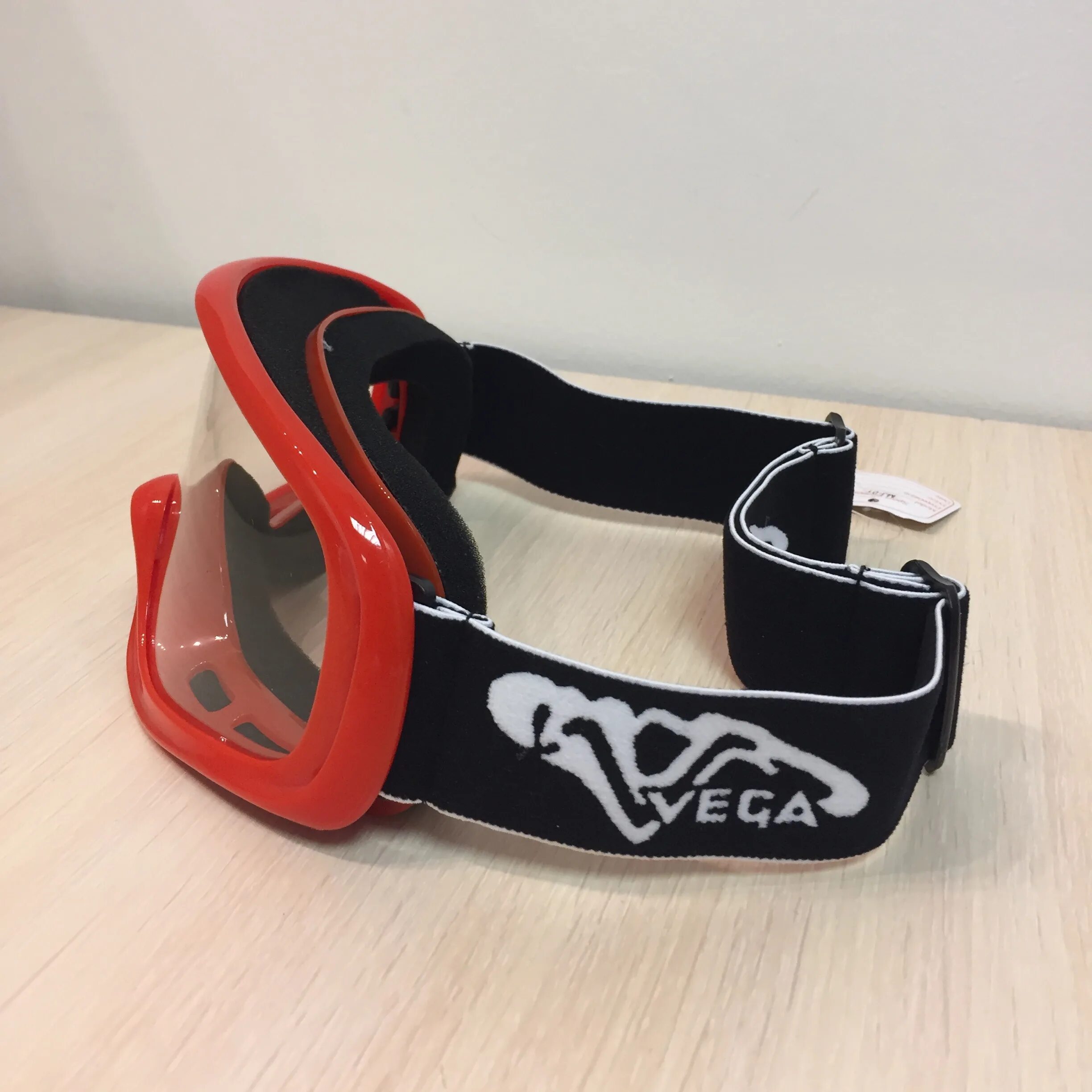 Rx 7900 powercolor. Red devil карта. Powercolor red devil rx vega 64. Powercolor vega 64. Vega шлем кроссовый белый.