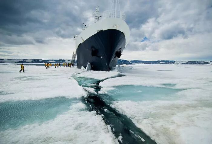 Ice feature